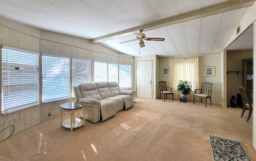 5467 Yarmouth Lane a Sarasota, FL Mobile or Manufactured Home for Sale